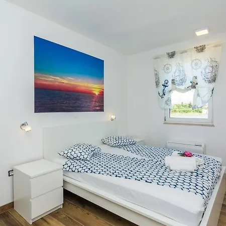 Miri Rosemary Privlaka (Zadar)